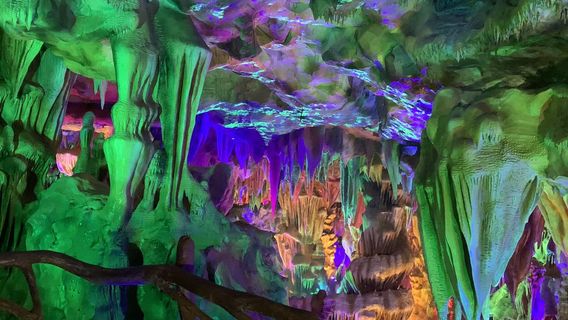 China Cave Heaven Water World