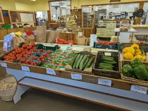 Burnham Family Farm Market