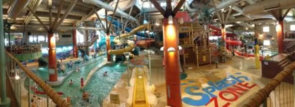 拍礁室內水上度假公園