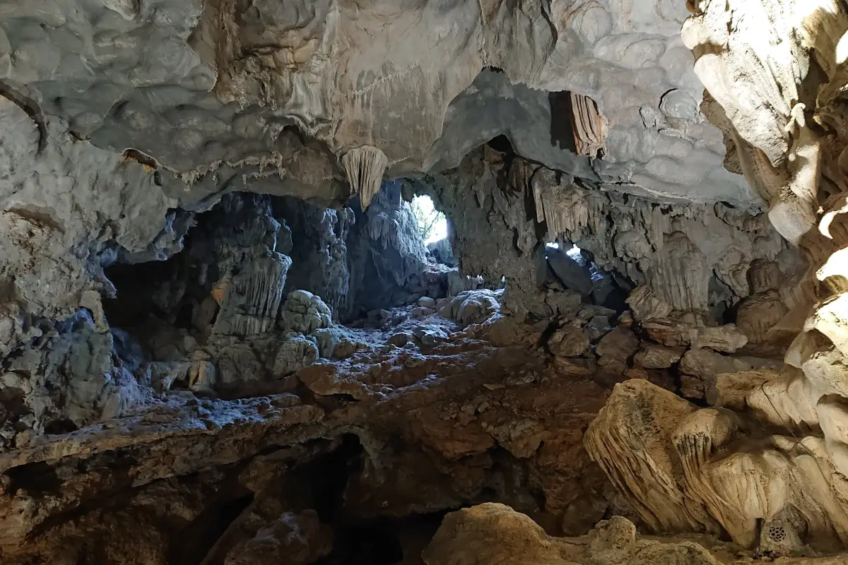 Thien Cung Cave
