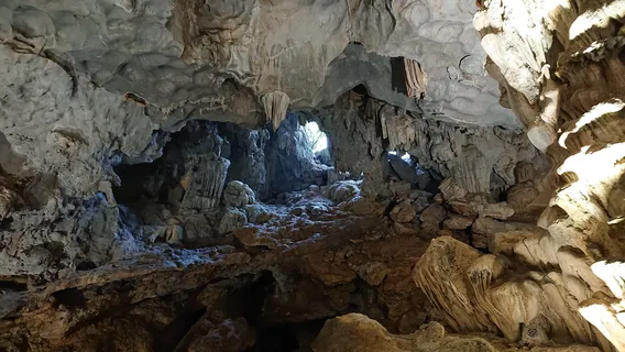 Thien Cung Cave