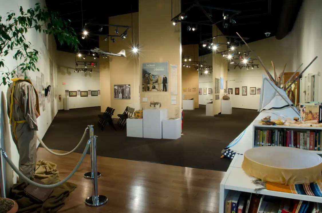 Hotels near Mid-America All-Indian Museum