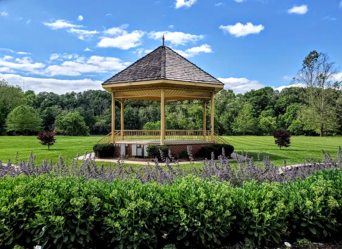 Hotels near Bisset Park