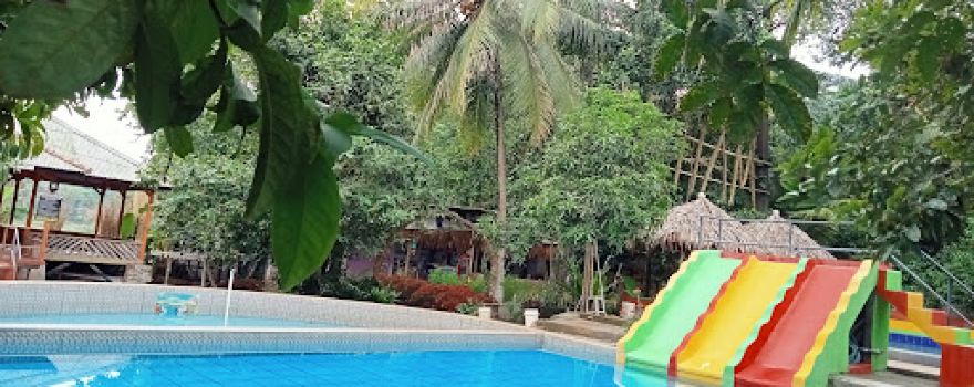 Green Dirham Swimmingpool