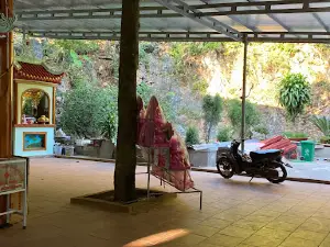 ĐỀN THỜ CÔ CHÍN THƯỢNG NGÀN