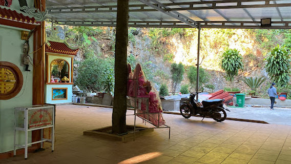 ĐỀN THỜ CÔ CHÍN THƯỢNG NGÀN