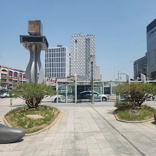 Cheongnyangni Station Square