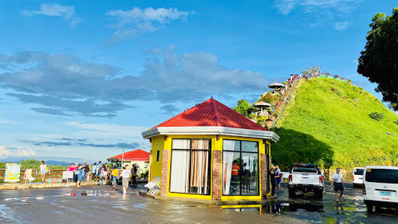 Chocolate Hills Complex
