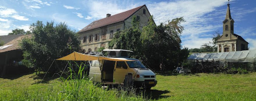 Lučka 395, društvo ljubiteljev Konj in česar več Ni