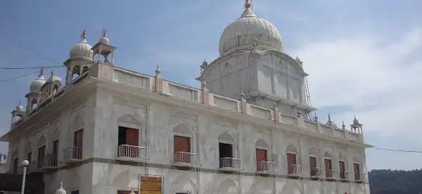 Hotele w: Paonta Sahib