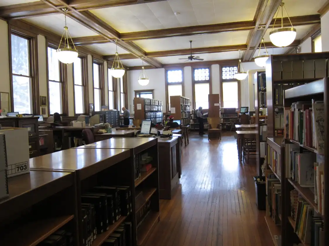 Hotels near Carnegie Library for Local History