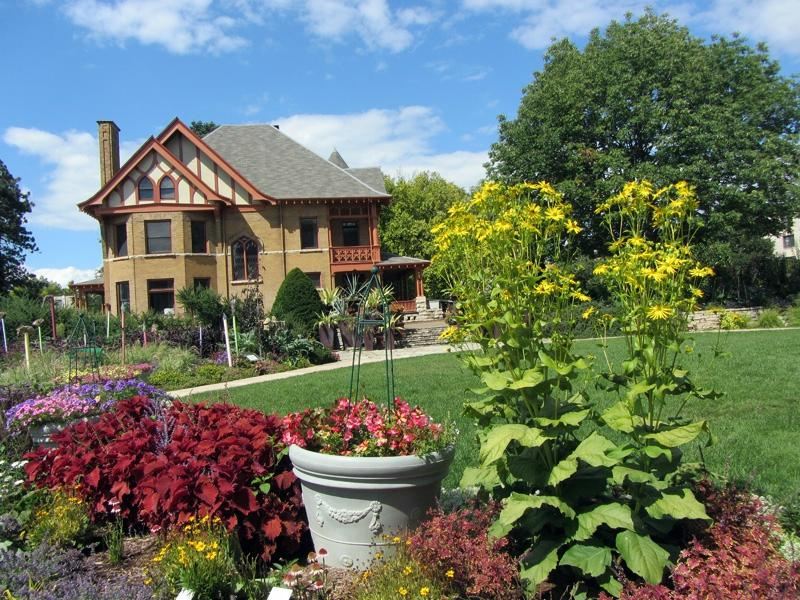 Allen Centennial Gardens
