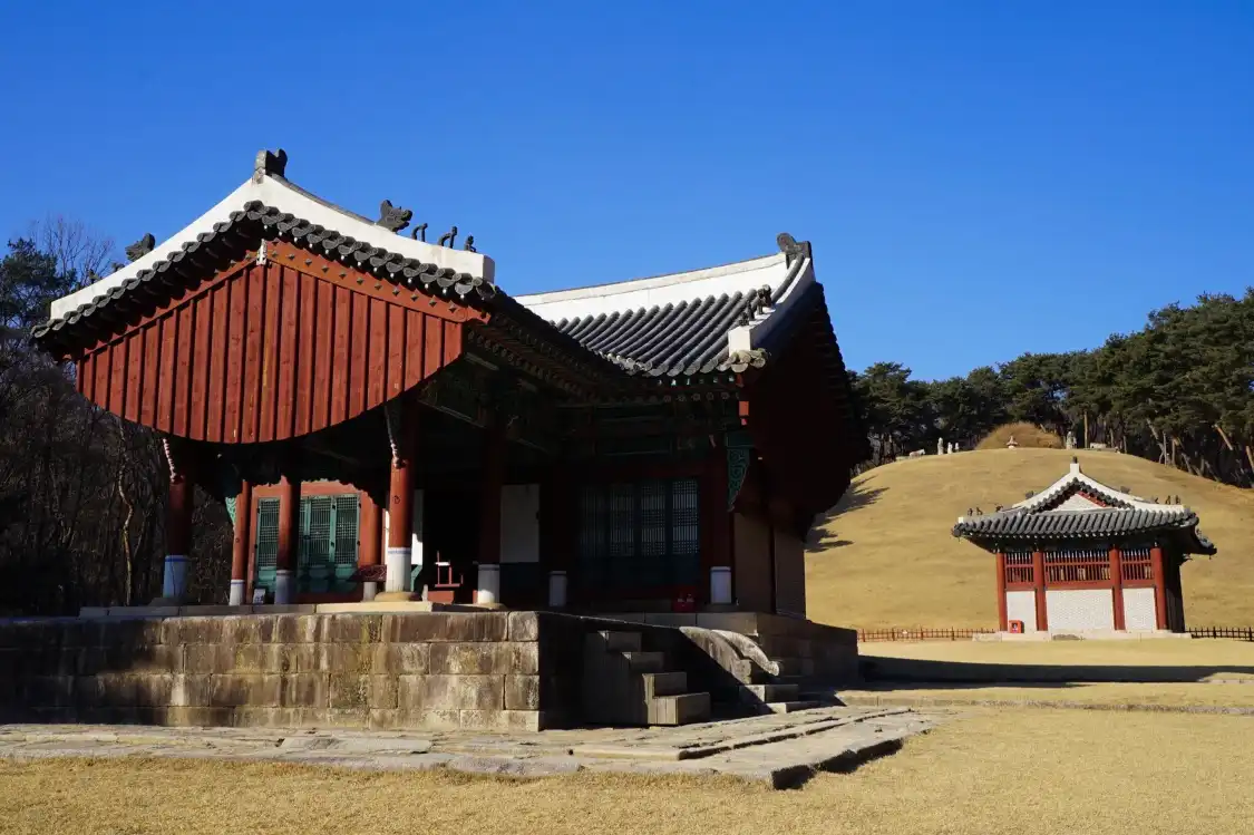 Hotels near Donggureung (East Nine Royal Tombs, Guri)