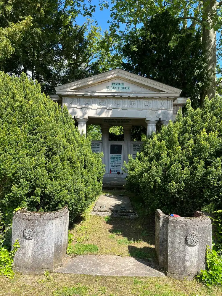 Hotels near Alter Friedhof