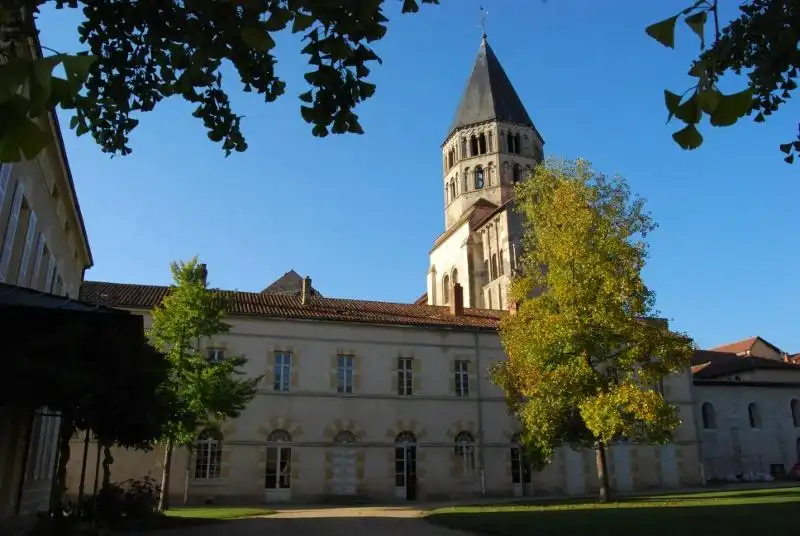 Hotels near Haras National de Cluny
