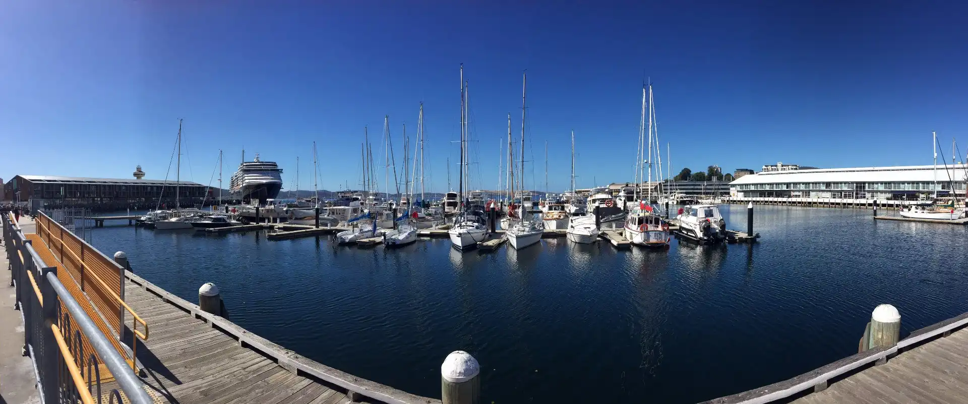 Hotels near Constitution Dock