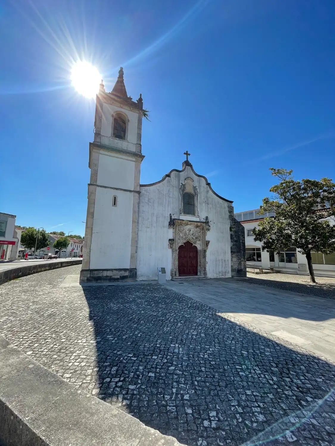 Igreja Matriz da Batalha ou Igreja da Exaltação de Santa Cruz附近的飯店