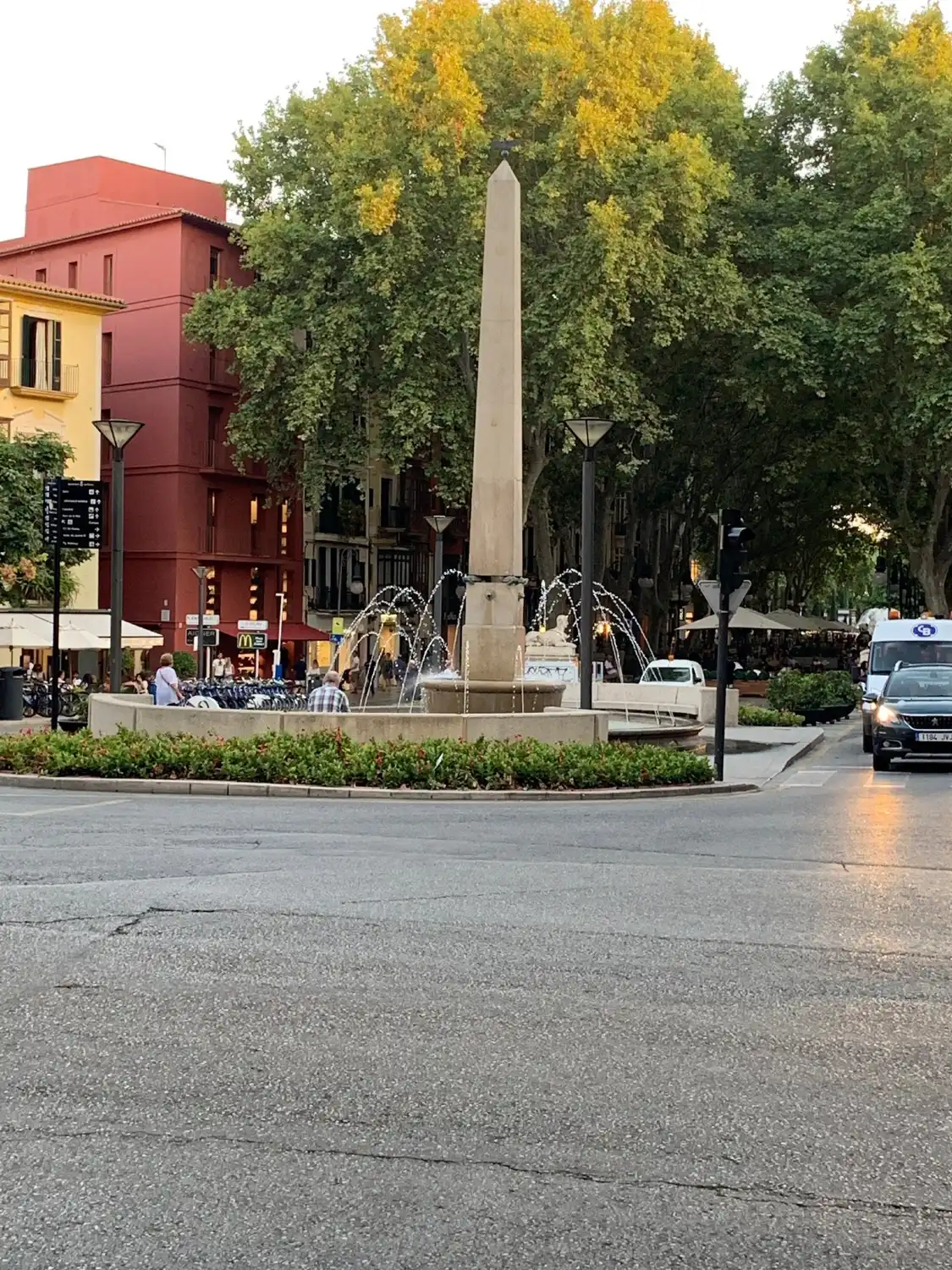 Hotels near La Fuente de las Tortugas