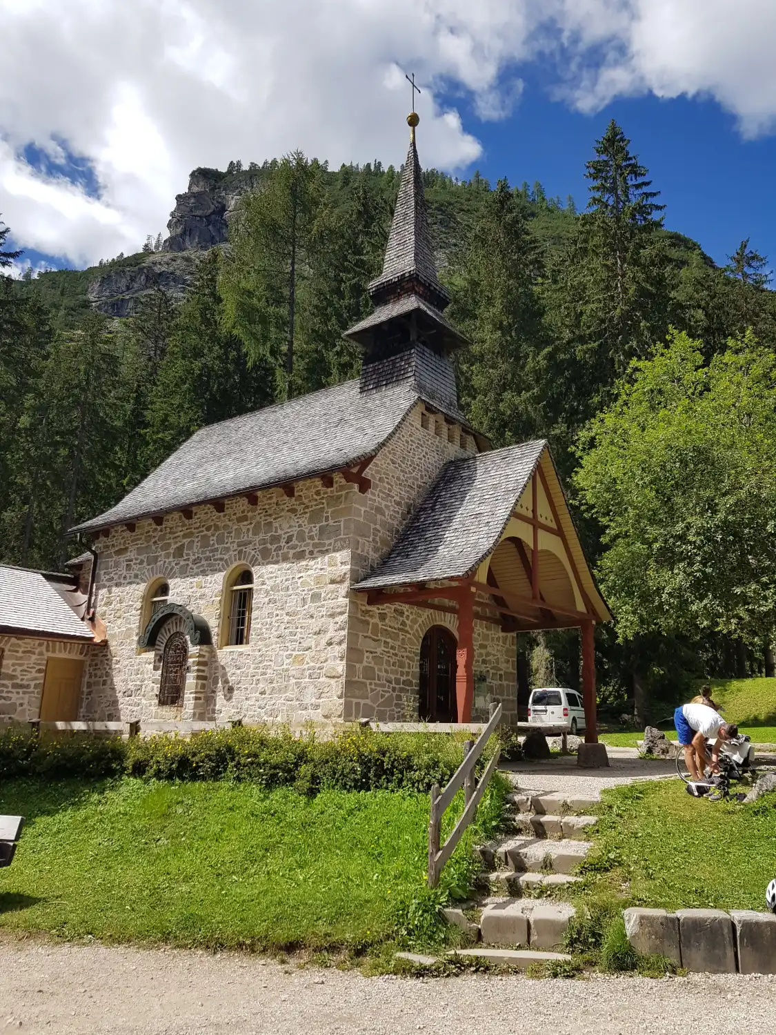Hotels near Cappella 'Lago di Braies'