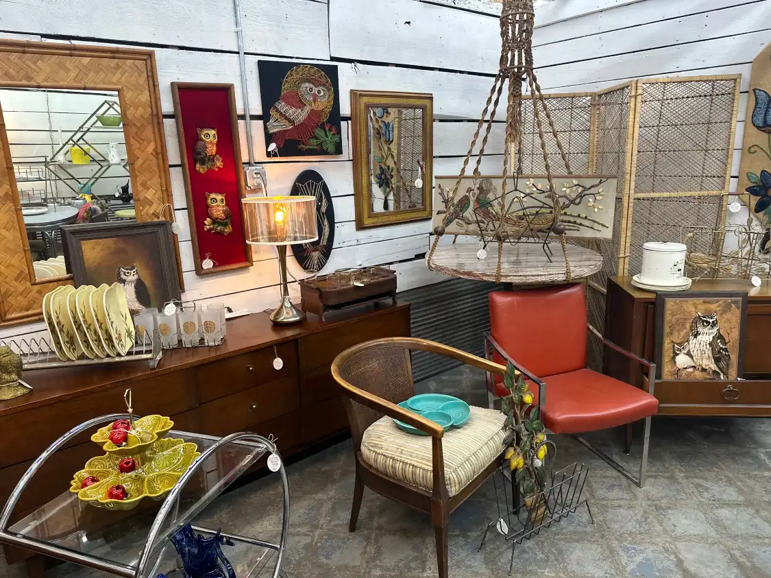 Hotels near Somewhere In Time Antique Mall