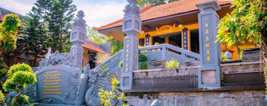 Phu Dung Pagoda