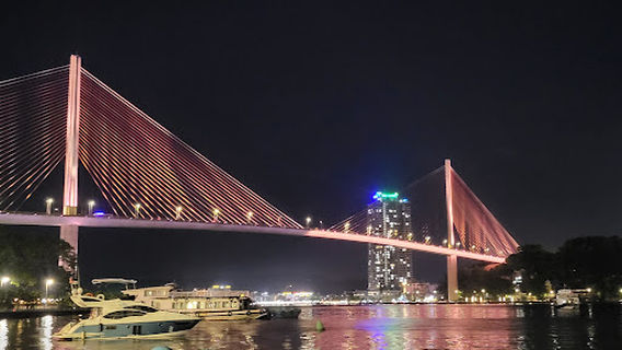 Bai Chay old lighthouse