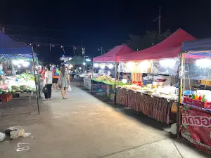 Market Klong Thom Province