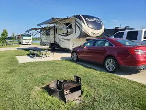 370 Lakeside Park