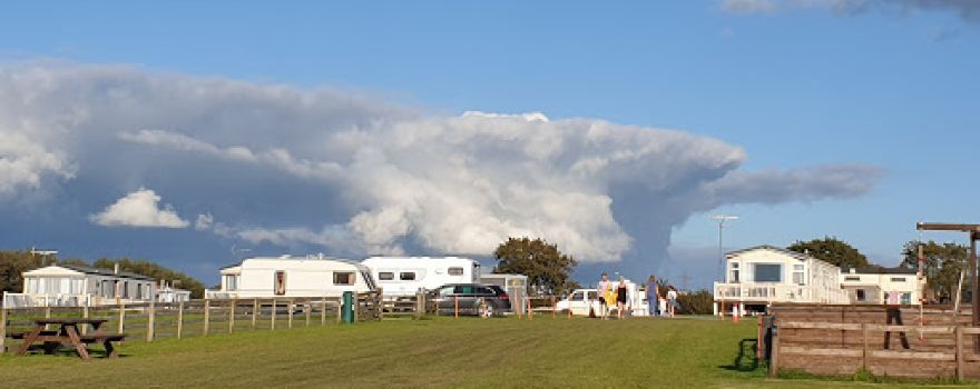 Noteworthy Farm Caravan and Campsite