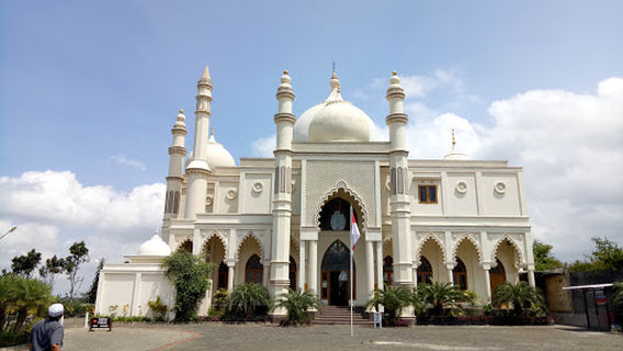 Salman al Farisi Mosque
