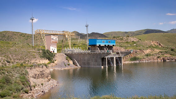 Bestyubinskoye Vodokhranilishche. Ges Moynak