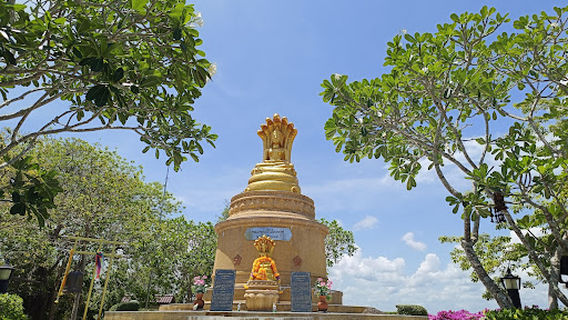 Cheow Lan Lake View Point