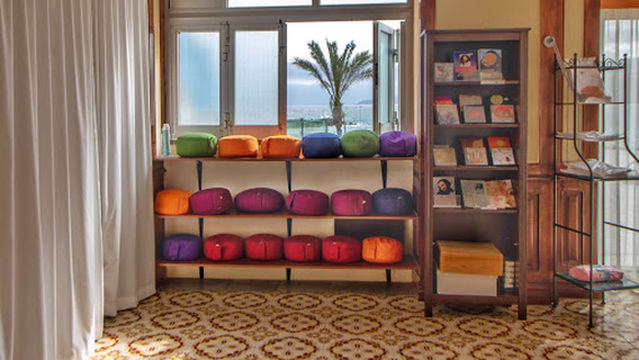 Art of Living Tenerife - Yoga Happiness
