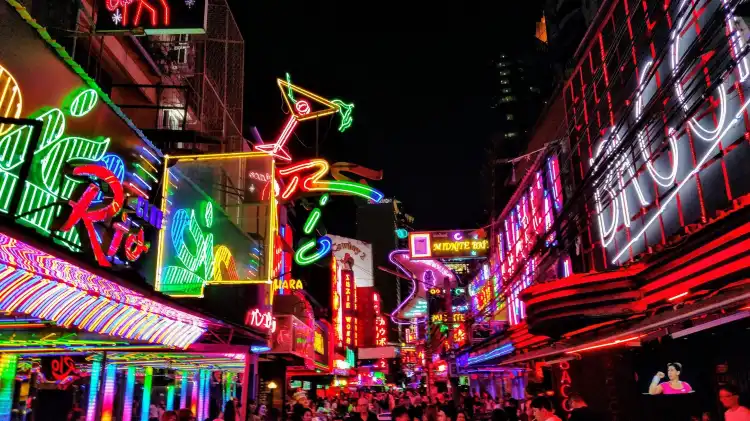 Các khách sạn gần Soi Cowboy