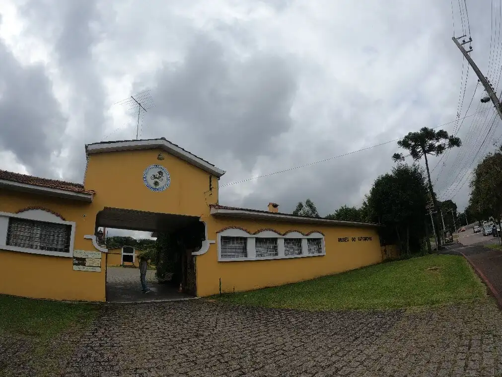 Hotels near Automobile Museum