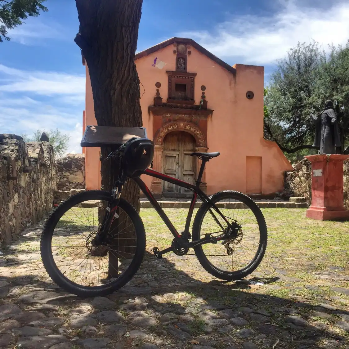 Hotels near Church of San Miguel Viejo