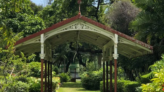 Променад Гарденс