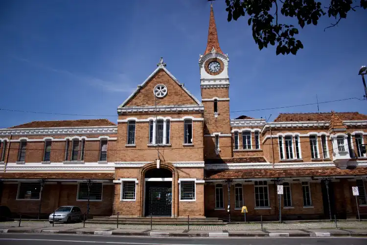 Hotels near Estacao Cultura (railway station)
