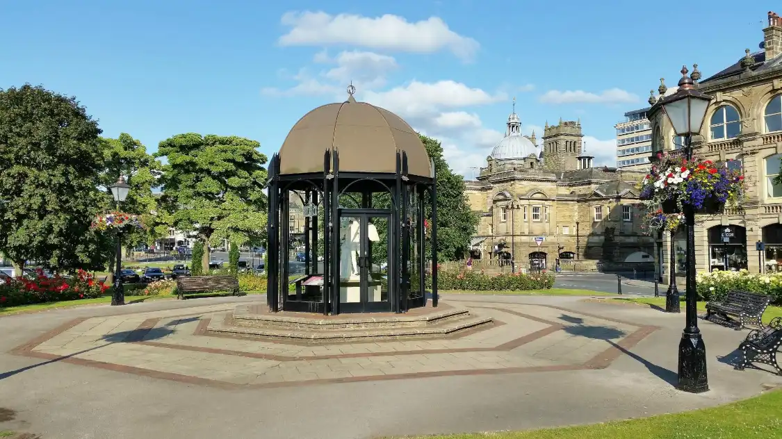 Hotels near Crescent Gardens