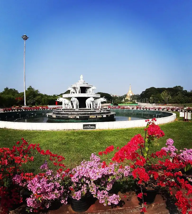 People's Square and Park附近的飯店