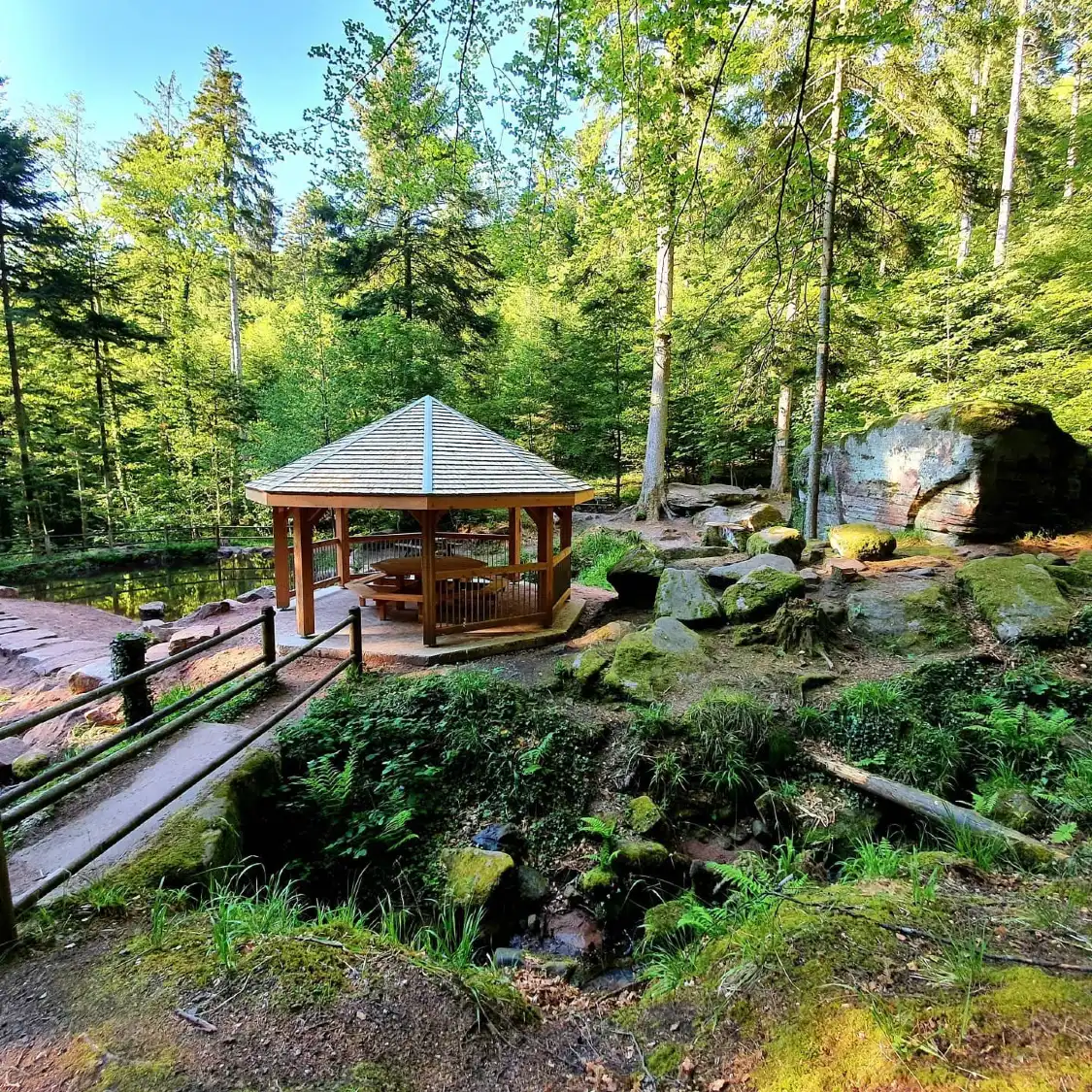 Cascade des Molieres 주변 호텔