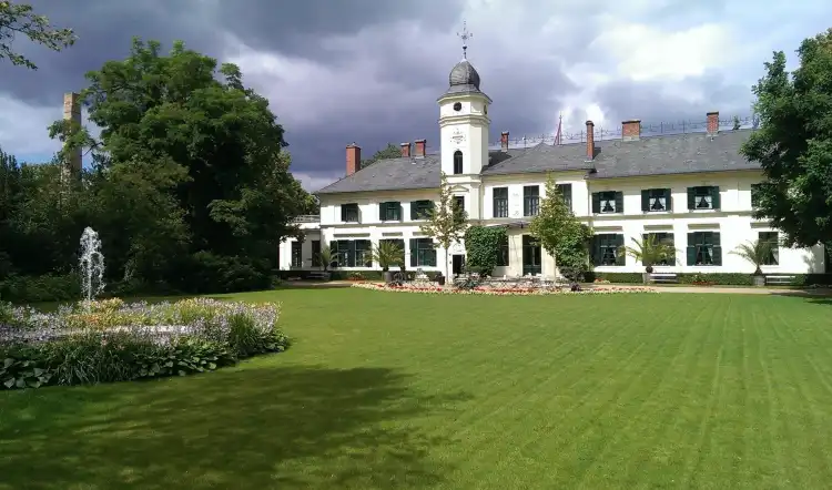 Các khách sạn gần Schloss Britz