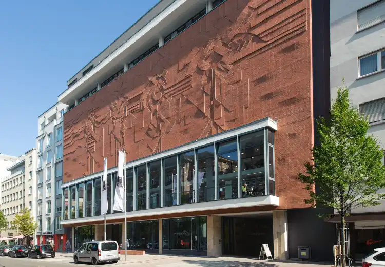 Hotels near Stadtbibliothek Ludwigshafen