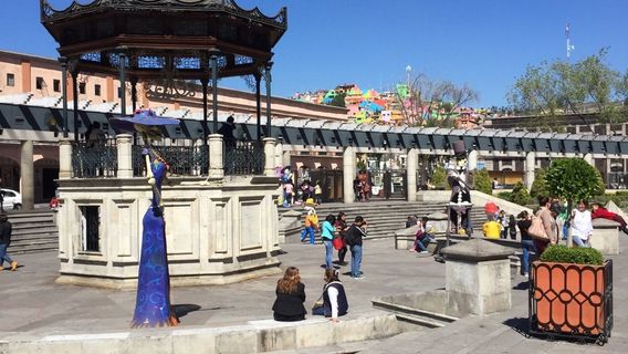 Plaza Gonzalez Arratia