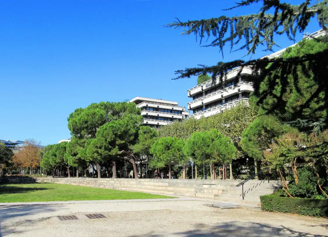 Hôtels à proximité de : Parc De L'Esplanade Charles De Gaulle