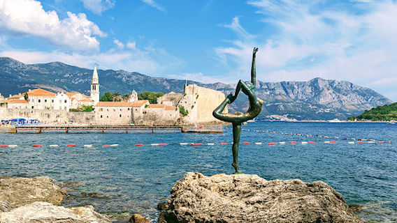 Budva Dancing girl
