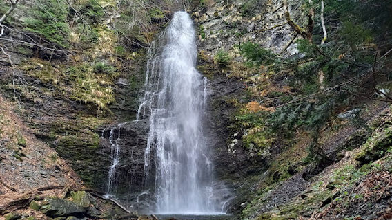 Karlovsko Praskalo Waterfall