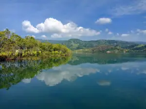 Acid Lake tourism
