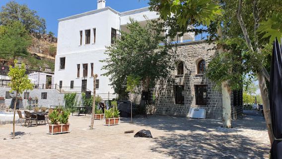 Gazi köşkü şark evi