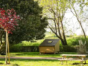 Camping Vert Auxois : Camping au bord du Canal de Bourgogne avec piscine / Côte d'Or